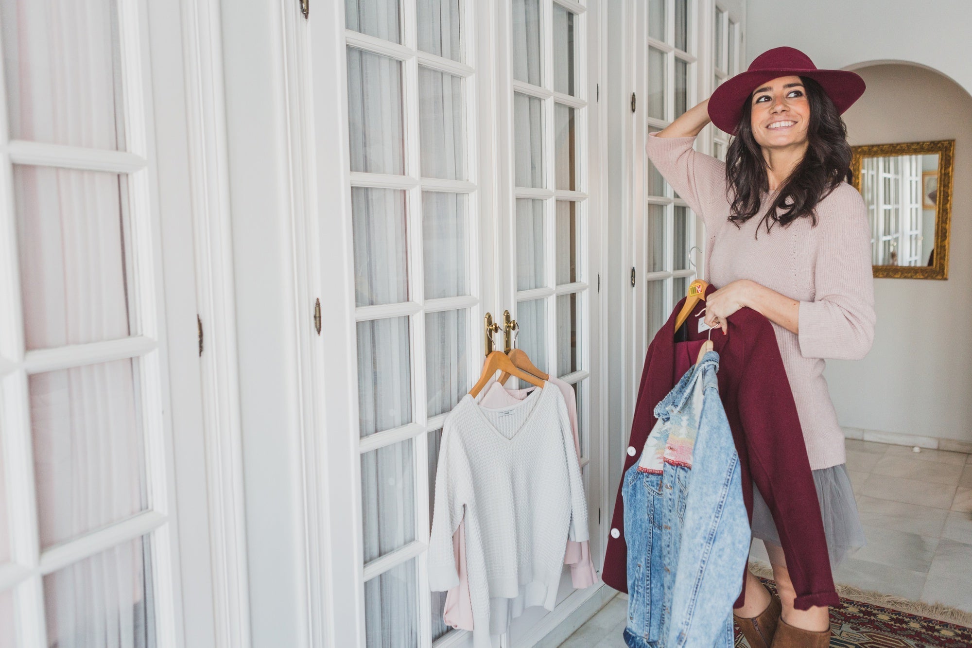 What Fabrics Are Best for Staying Comfortable And Chic All Day Based on the Weather
