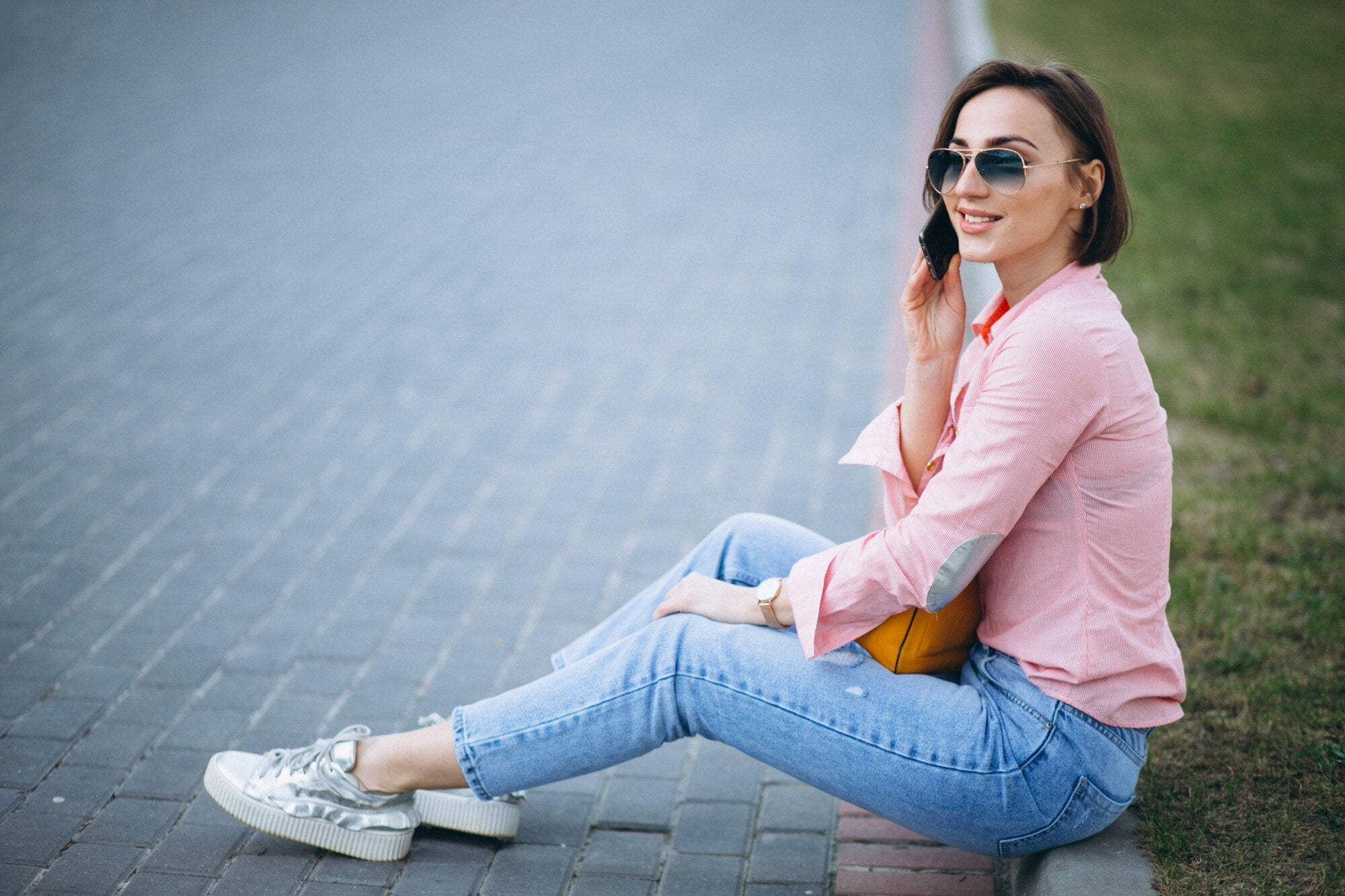 What to Wear with Capris: A Simple Guide for Everyday Style